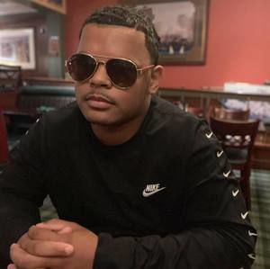 Meet your Posher, Kentrayl